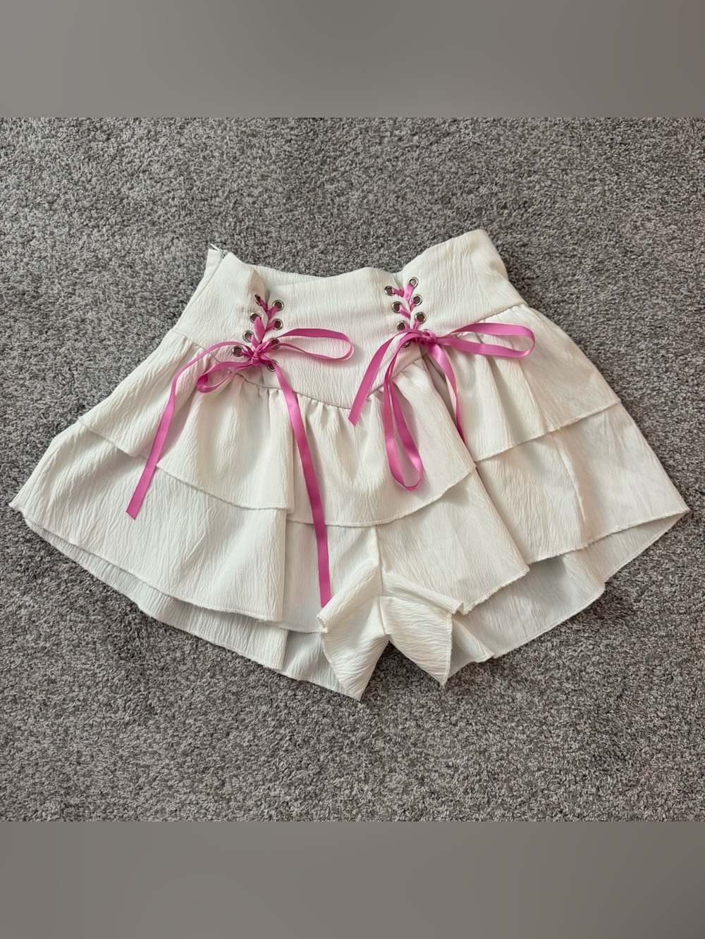 ROMWE Kawaii Women's Contrast Cross-Strap Ruffle Hem White Shorts & Pink Ribbons